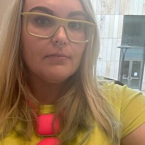 Meet your Posher, Rebecca